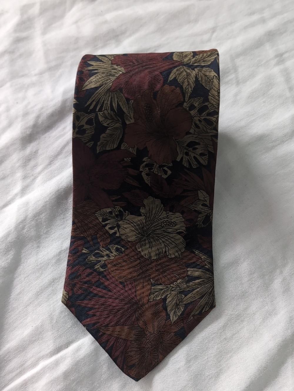 Floral Men's Silk Tie in Burgundy and Gold